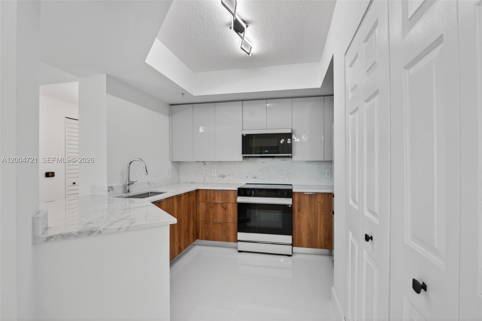 LAUDERDALE ONE CONDO - Residential