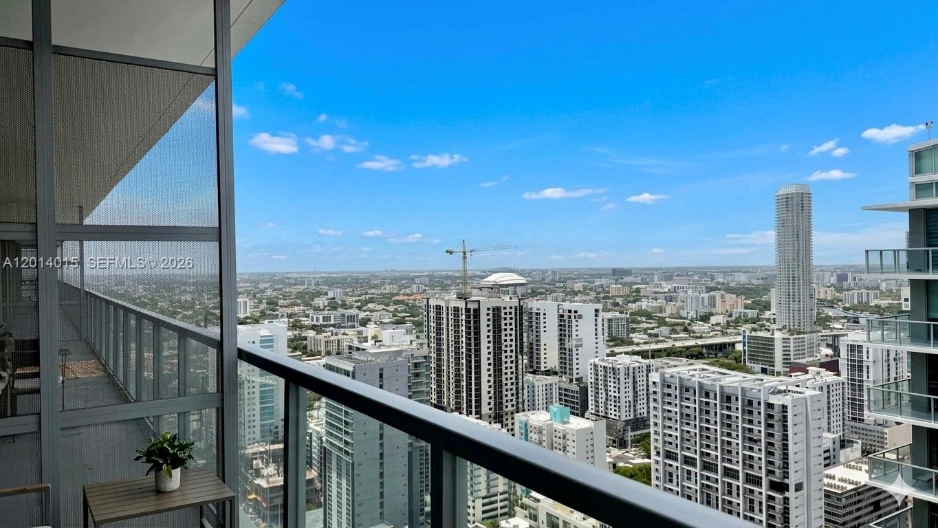 THE AXIS ON BRICKELL COND - Residential Lease