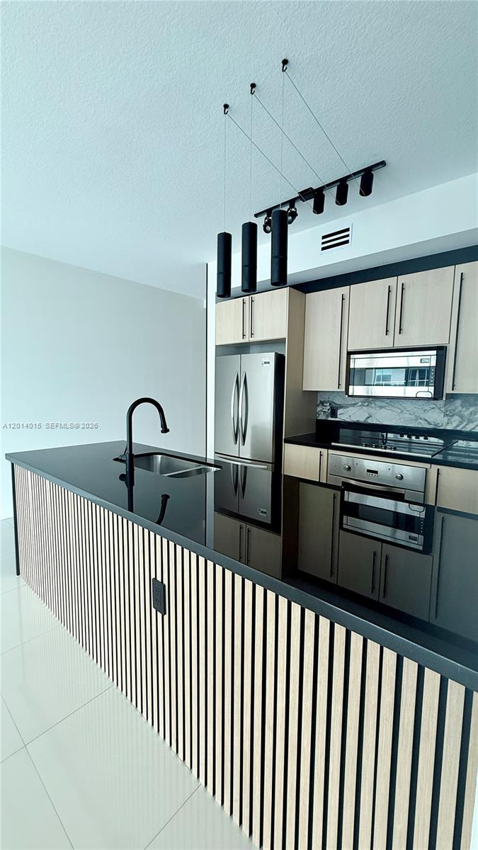 THE AXIS ON BRICKELL COND - Residential Lease