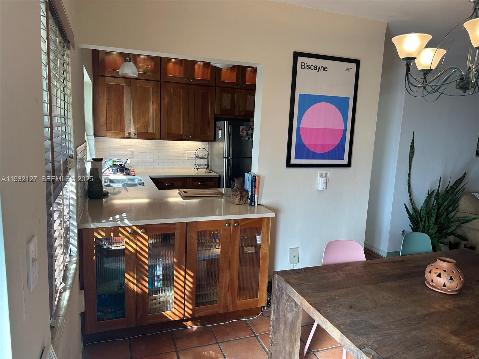 SHORES PLAZA EAST CONDO - Residential