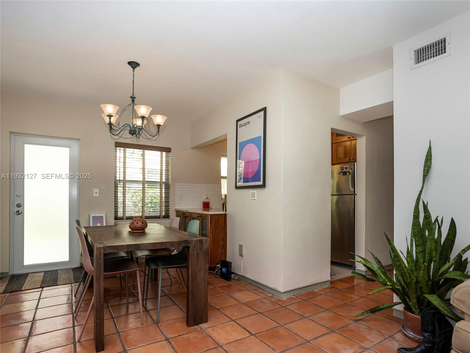 SHORES PLAZA EAST CONDO - Residential