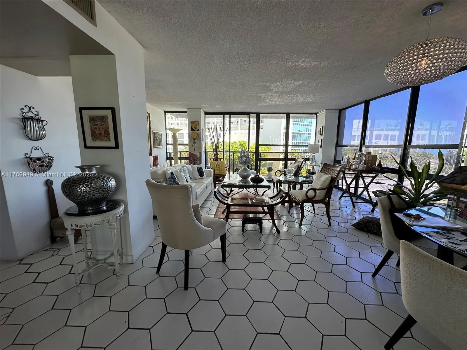 Miami, Florida 33137, United States, 2 Bedrooms Bedrooms, ,2 BathroomsBathrooms,Residential,Active,95198