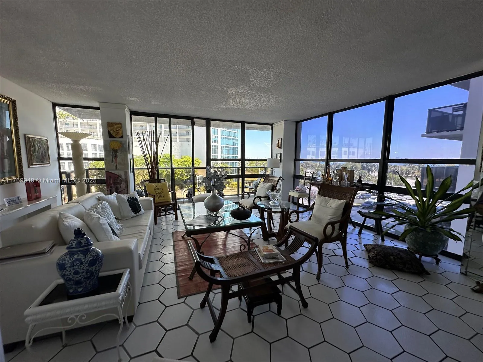 Miami, Florida 33137, United States, 2 Bedrooms Bedrooms, ,2 BathroomsBathrooms,Residential,Active,95198