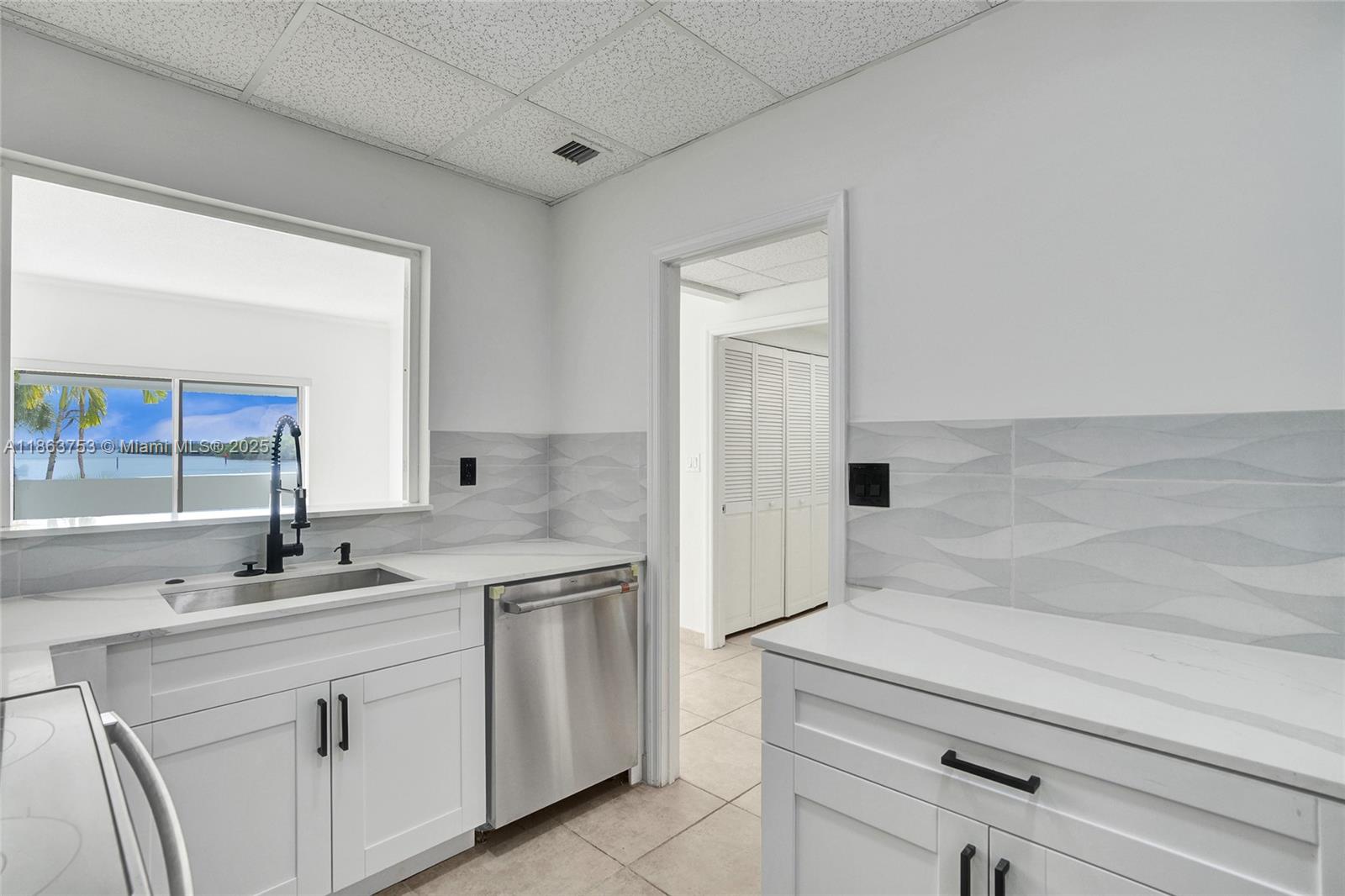 500 Bayview Dr 118
