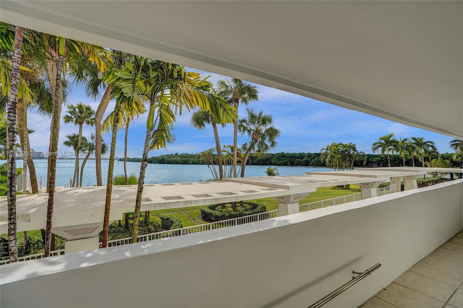 500 Bayview Dr 118