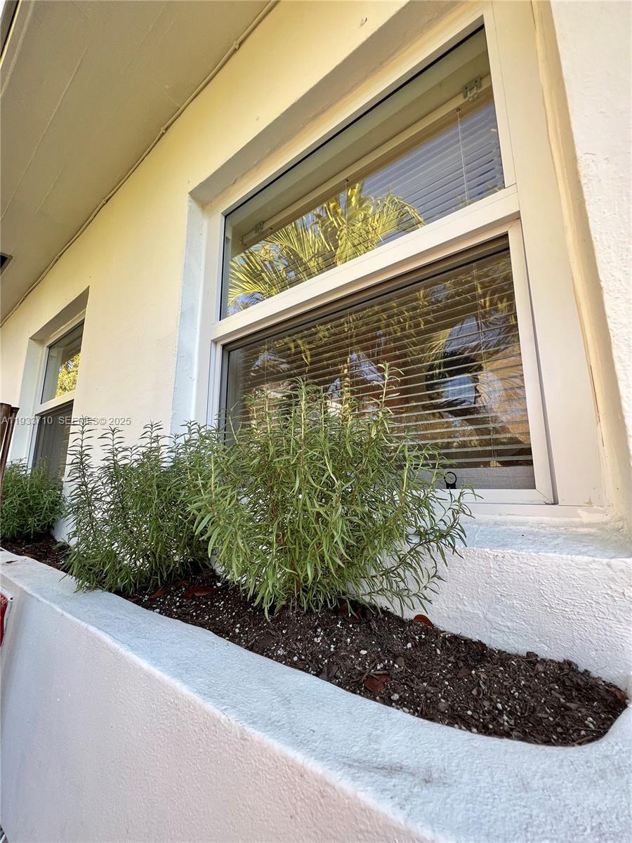 DIXIE HIGHWAY TRACK - Residential Income