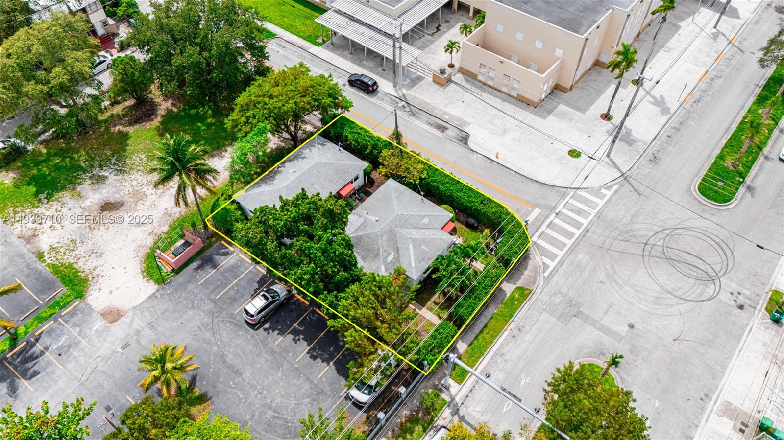 DIXIE HIGHWAY TRACK - Residential Income