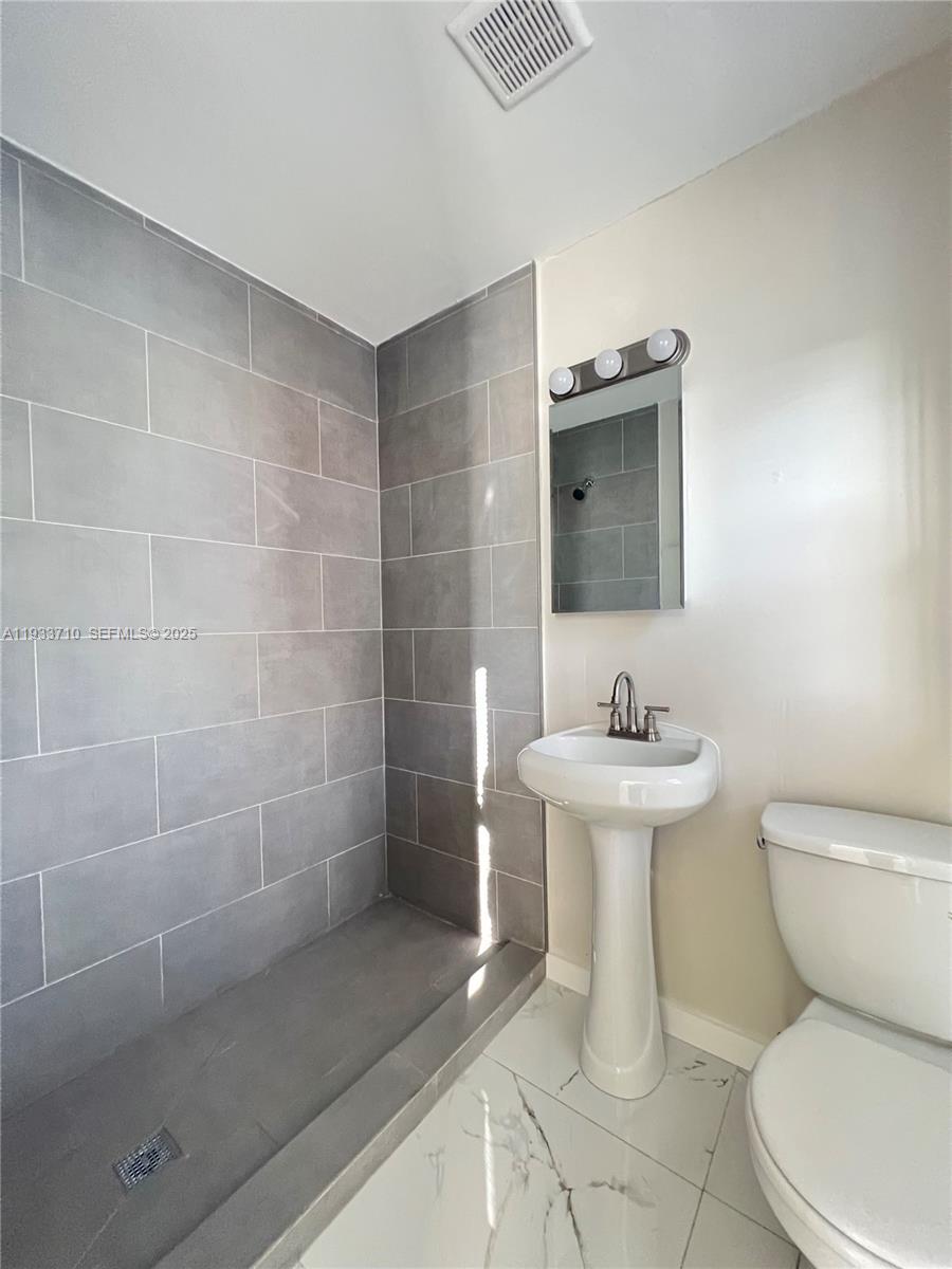 DIXIE HIGHWAY TRACK - Residential Income