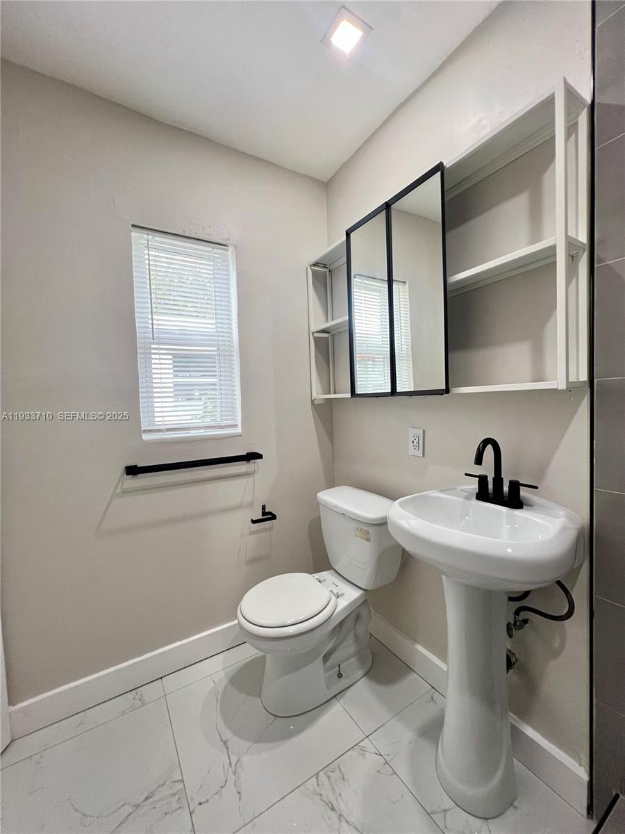 DIXIE HIGHWAY TRACK - Residential Income