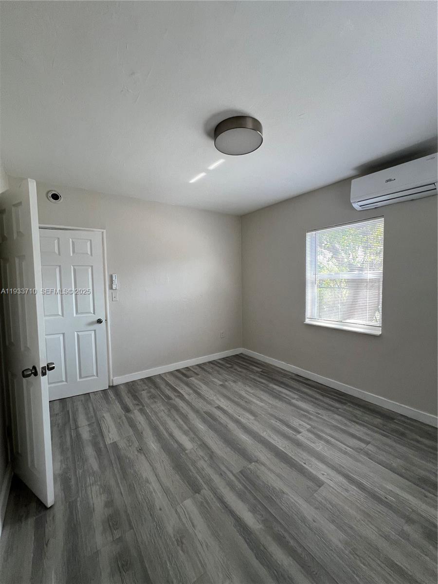 DIXIE HIGHWAY TRACK - Residential Income