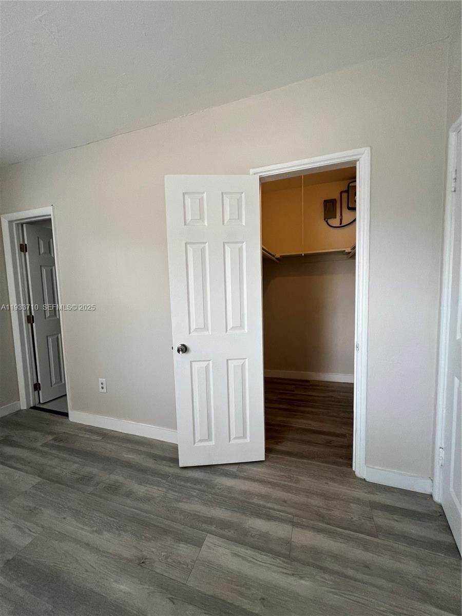 DIXIE HIGHWAY TRACK - Residential Income