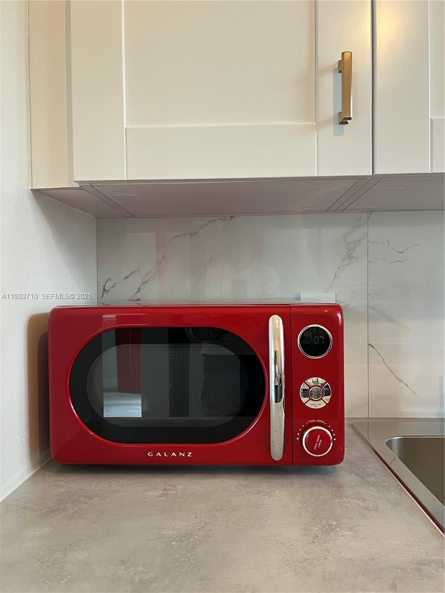 DIXIE HIGHWAY TRACK - Residential Income