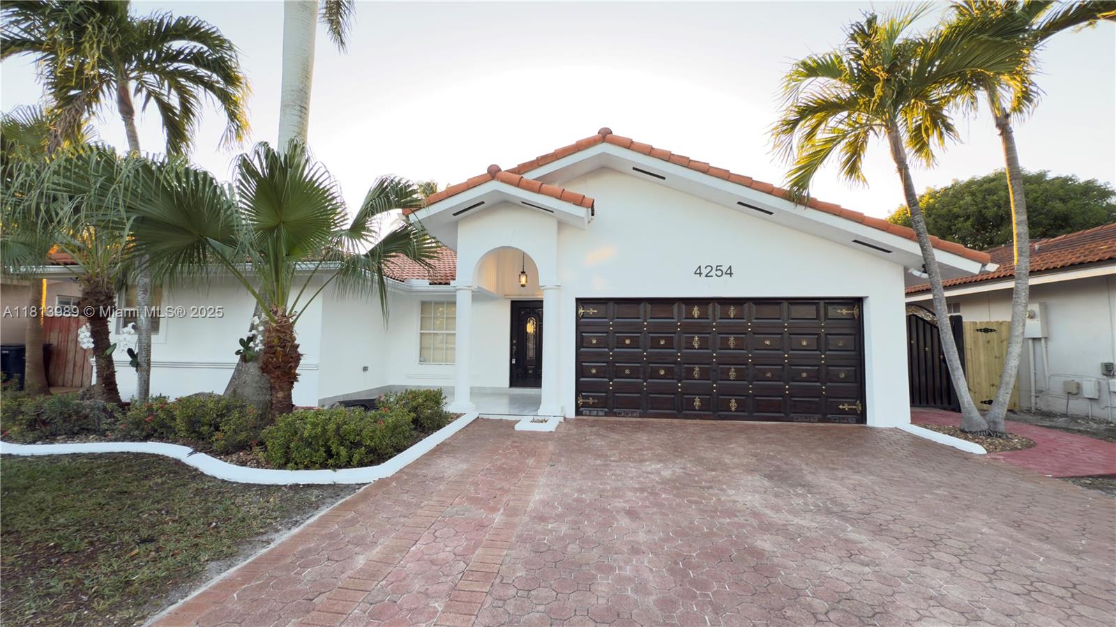 Rental Property at 4254 Sw 161st Pl, Miami, Broward County, Florida - Bedrooms: 4 
Bathrooms: 3  - $3,900 MO.