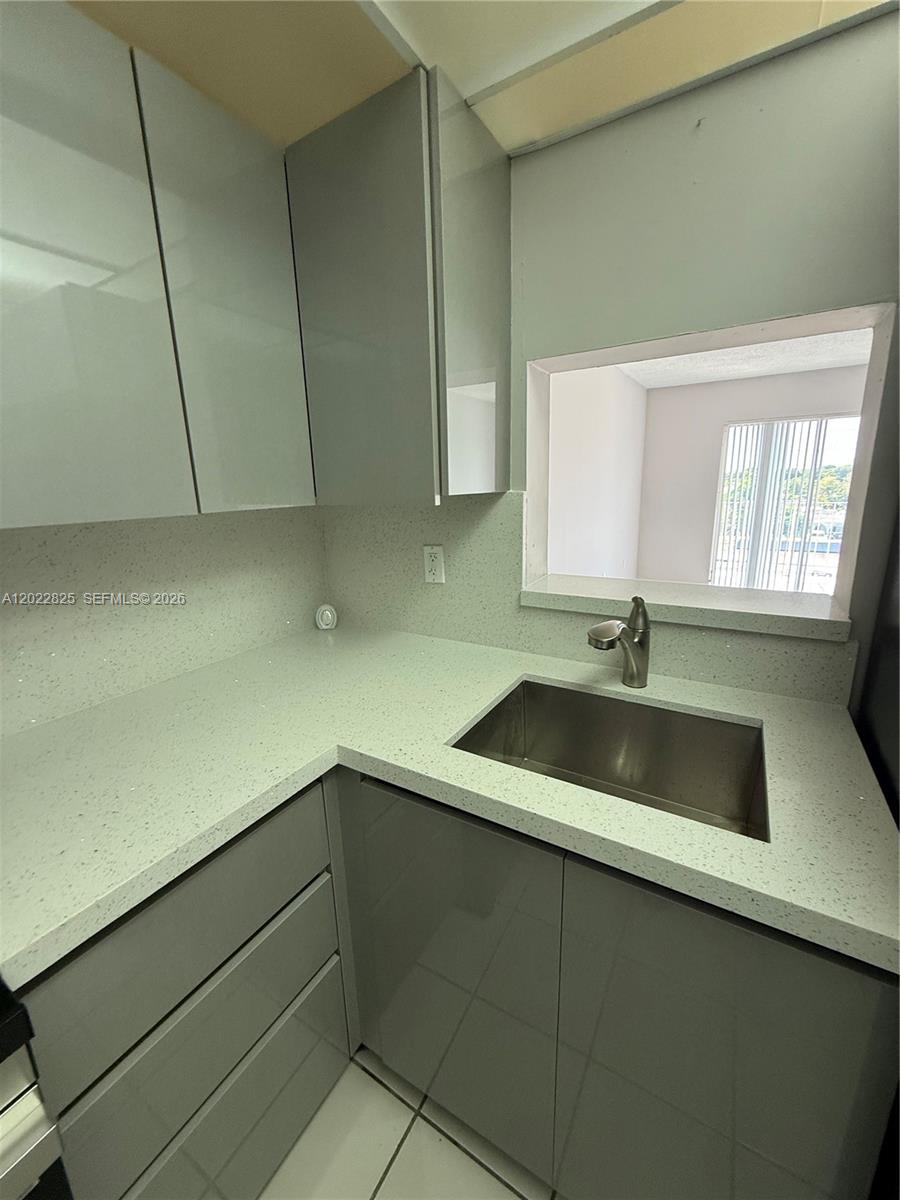 MADRID TERRACE CONDO - Residential