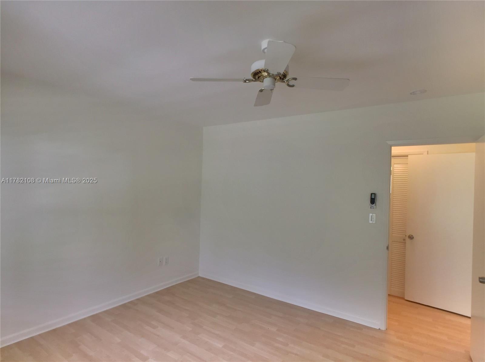 CASA MIA DELRAY INC - Residential Lease