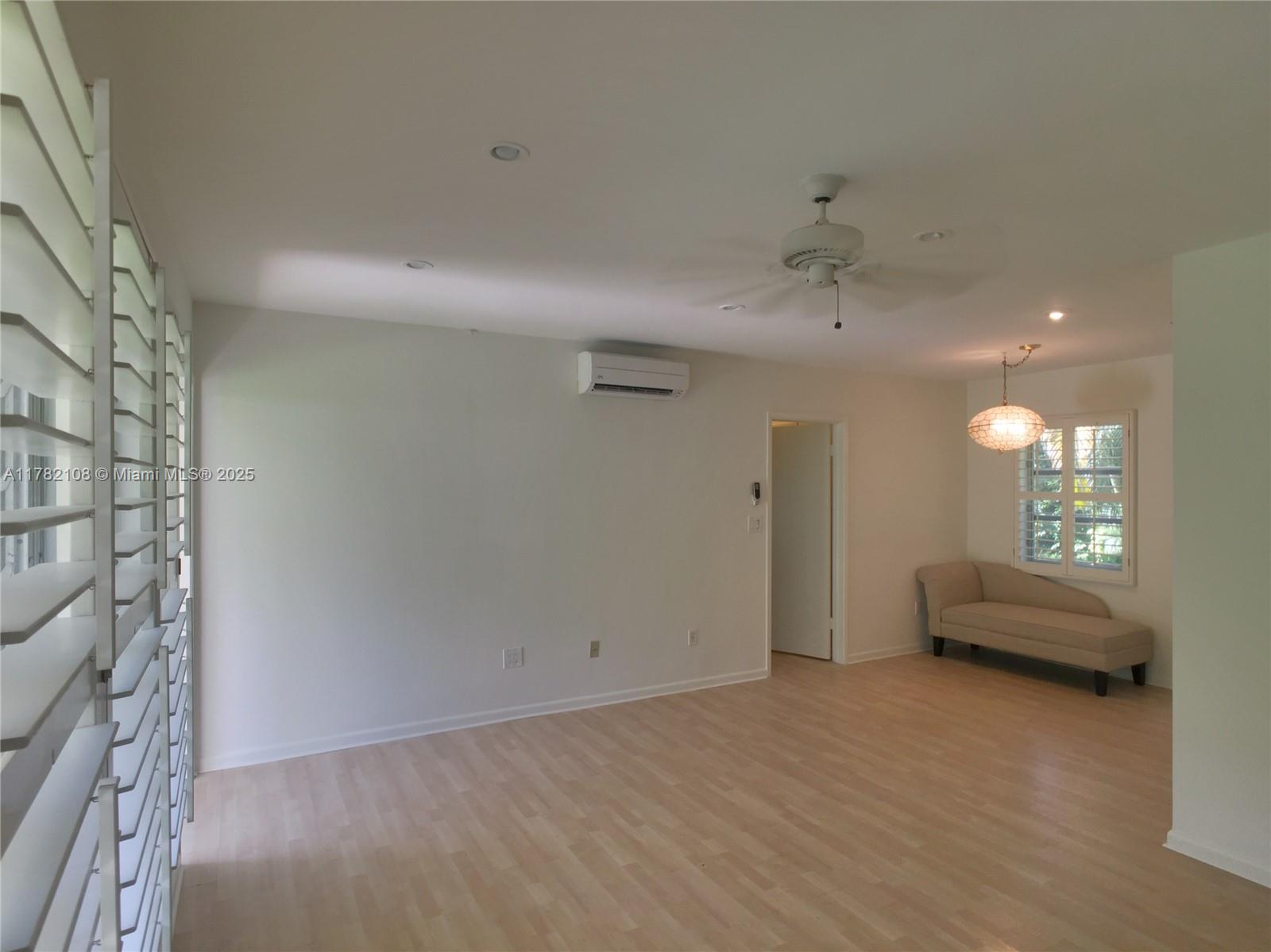 CASA MIA DELRAY INC - Residential Lease