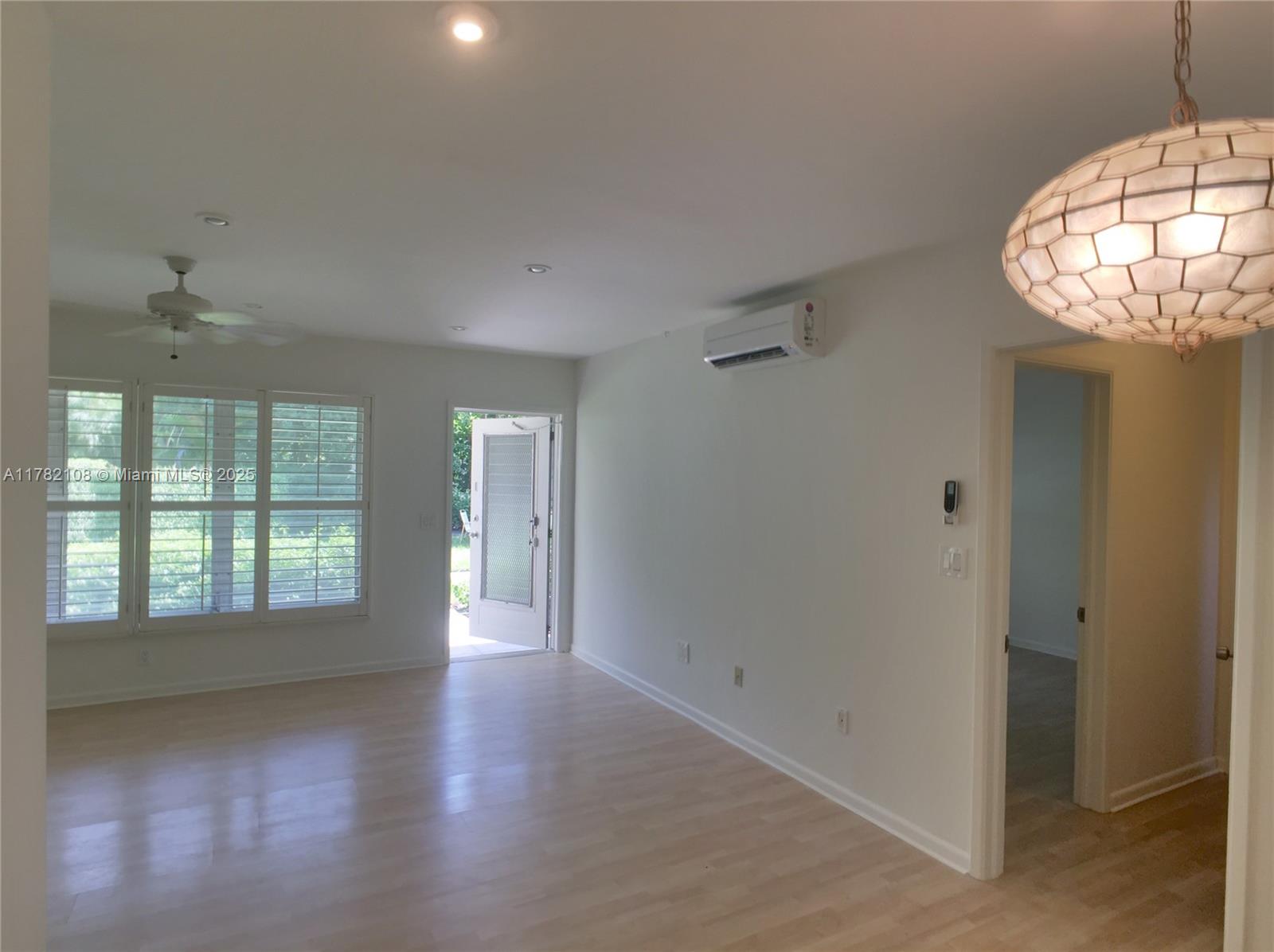 CASA MIA DELRAY INC - Residential Lease