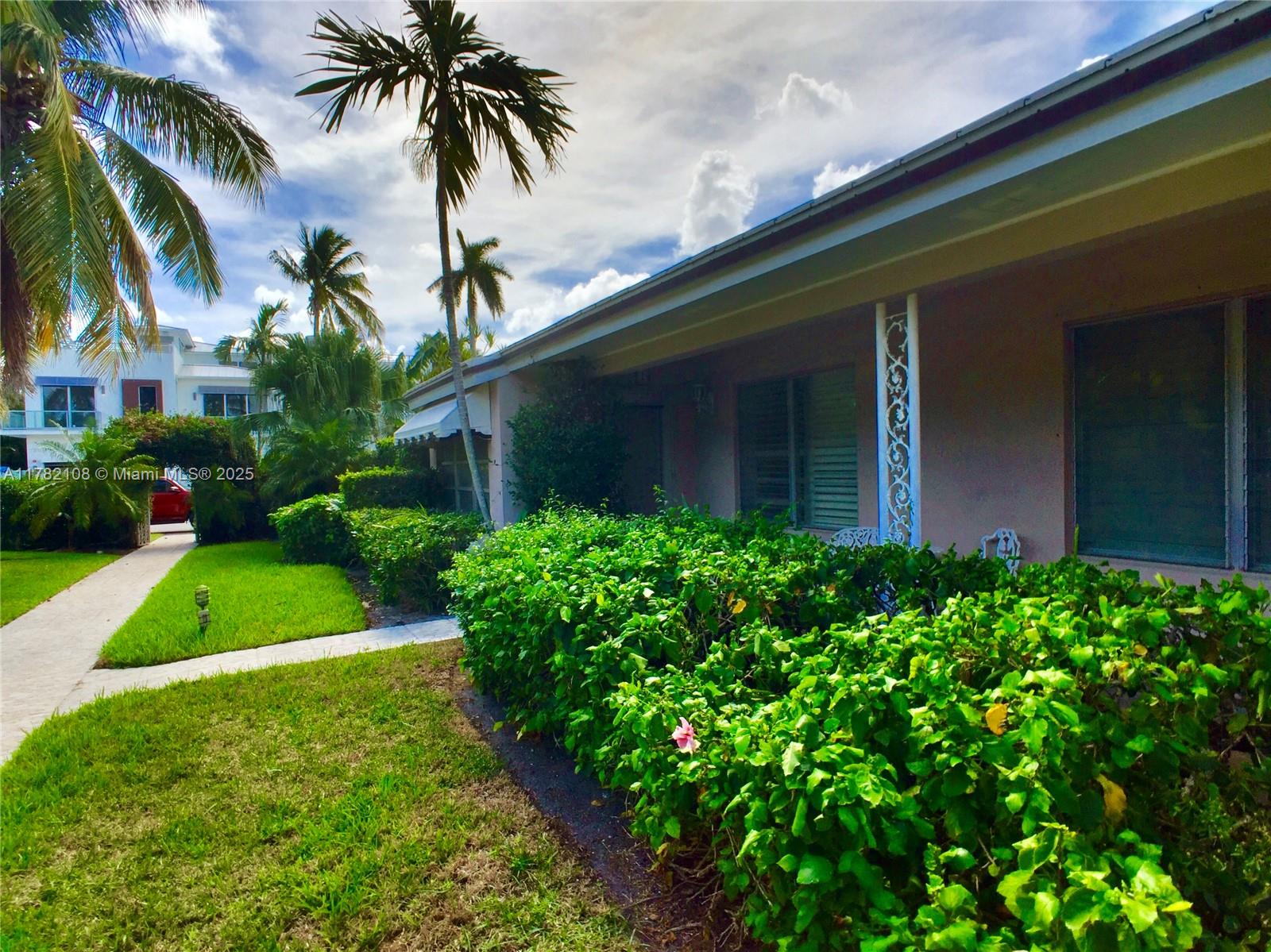CASA MIA DELRAY INC - Residential Lease