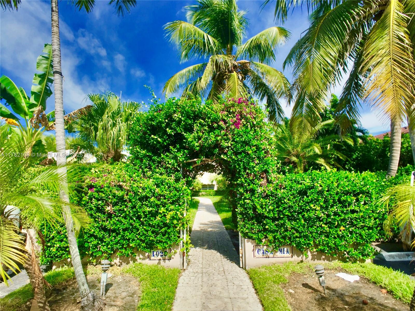 CASA MIA DELRAY INC - Residential Lease