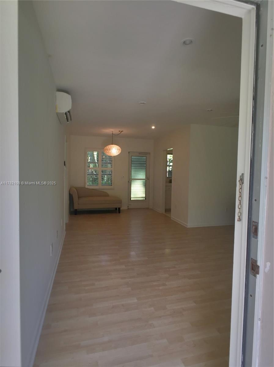 CASA MIA DELRAY INC - Residential Lease