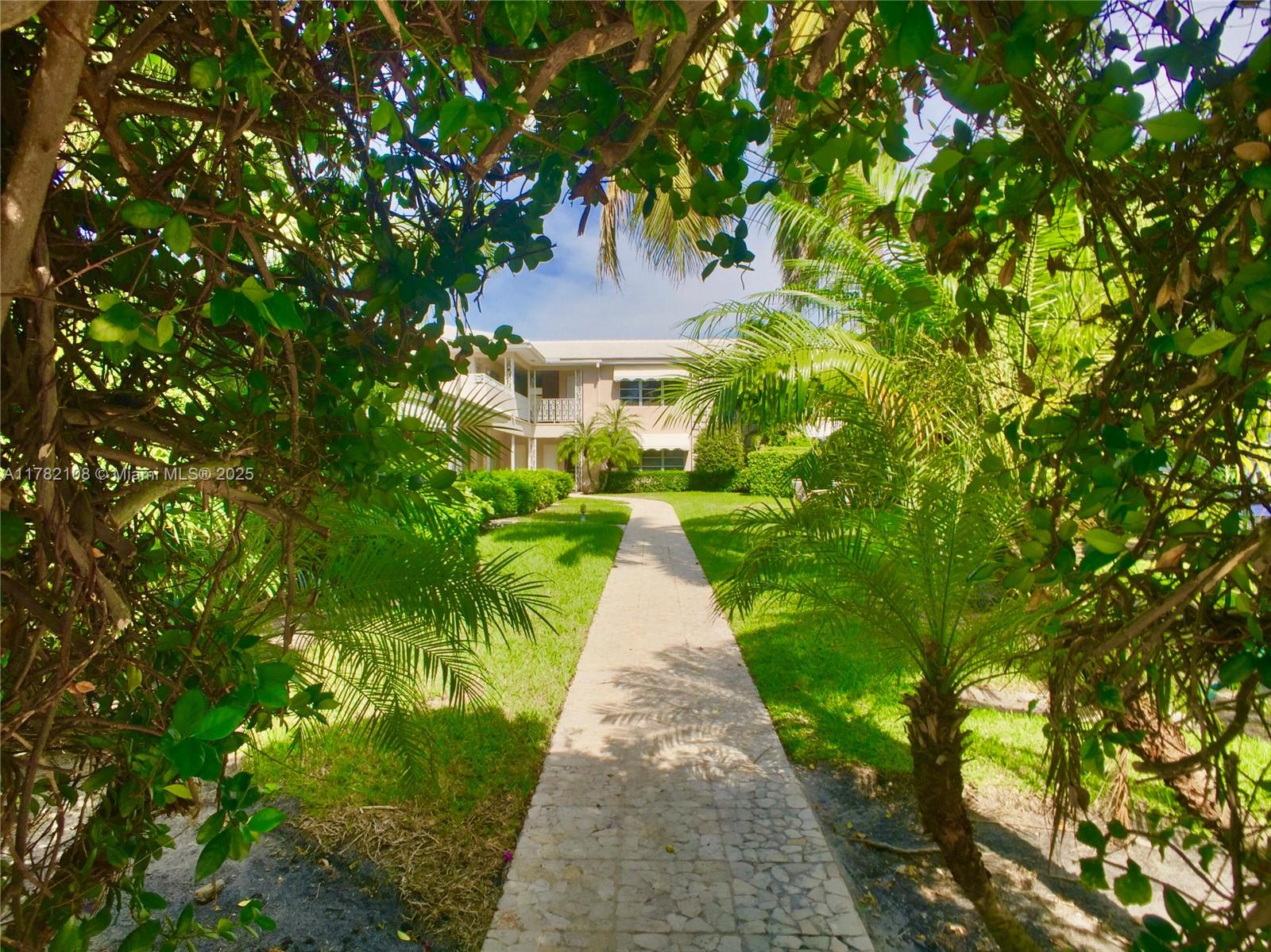 CASA MIA DELRAY INC - Residential Lease