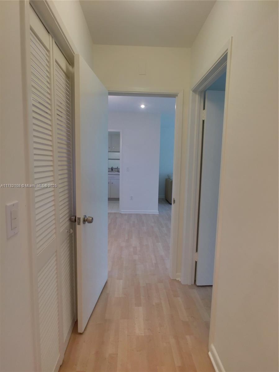 CASA MIA DELRAY INC - Residential Lease
