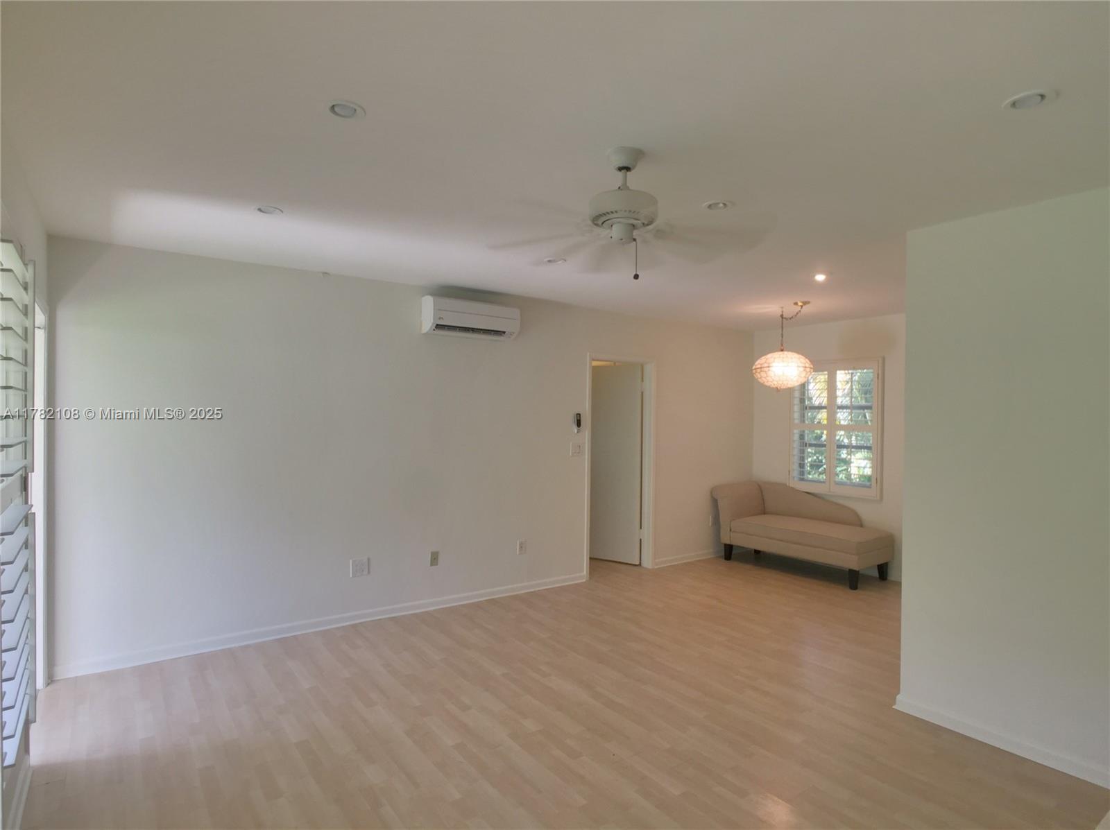 CASA MIA DELRAY INC - Residential Lease