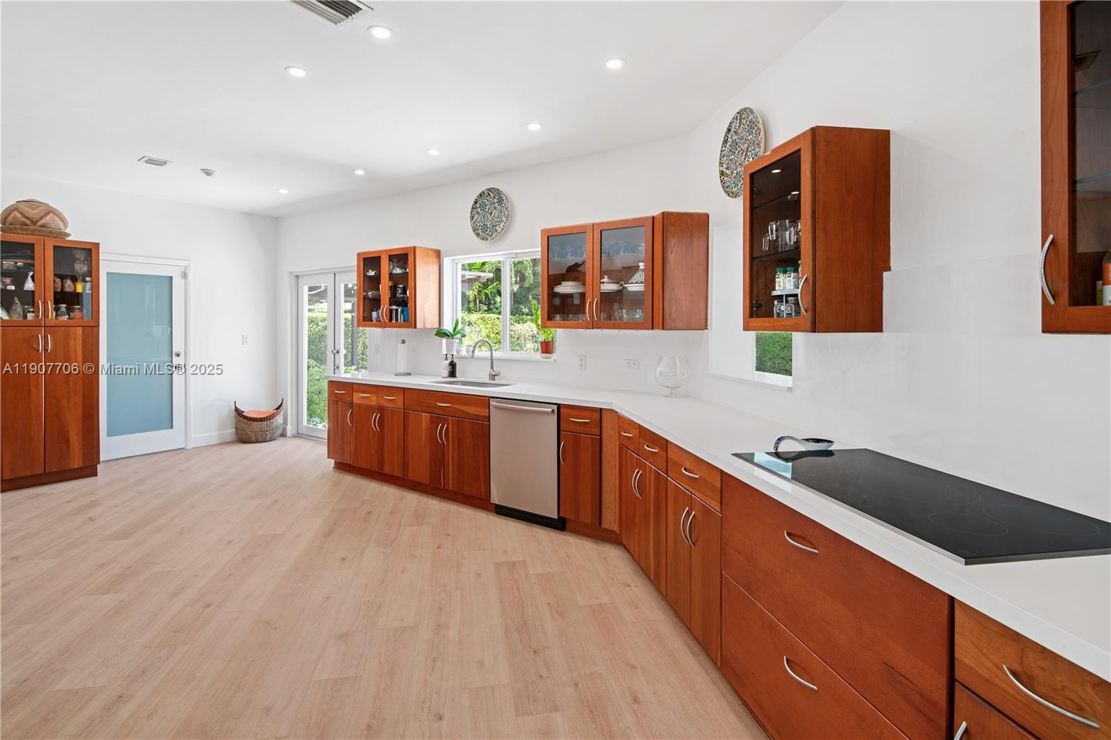 BAY HEIGHTS - Residential Lease