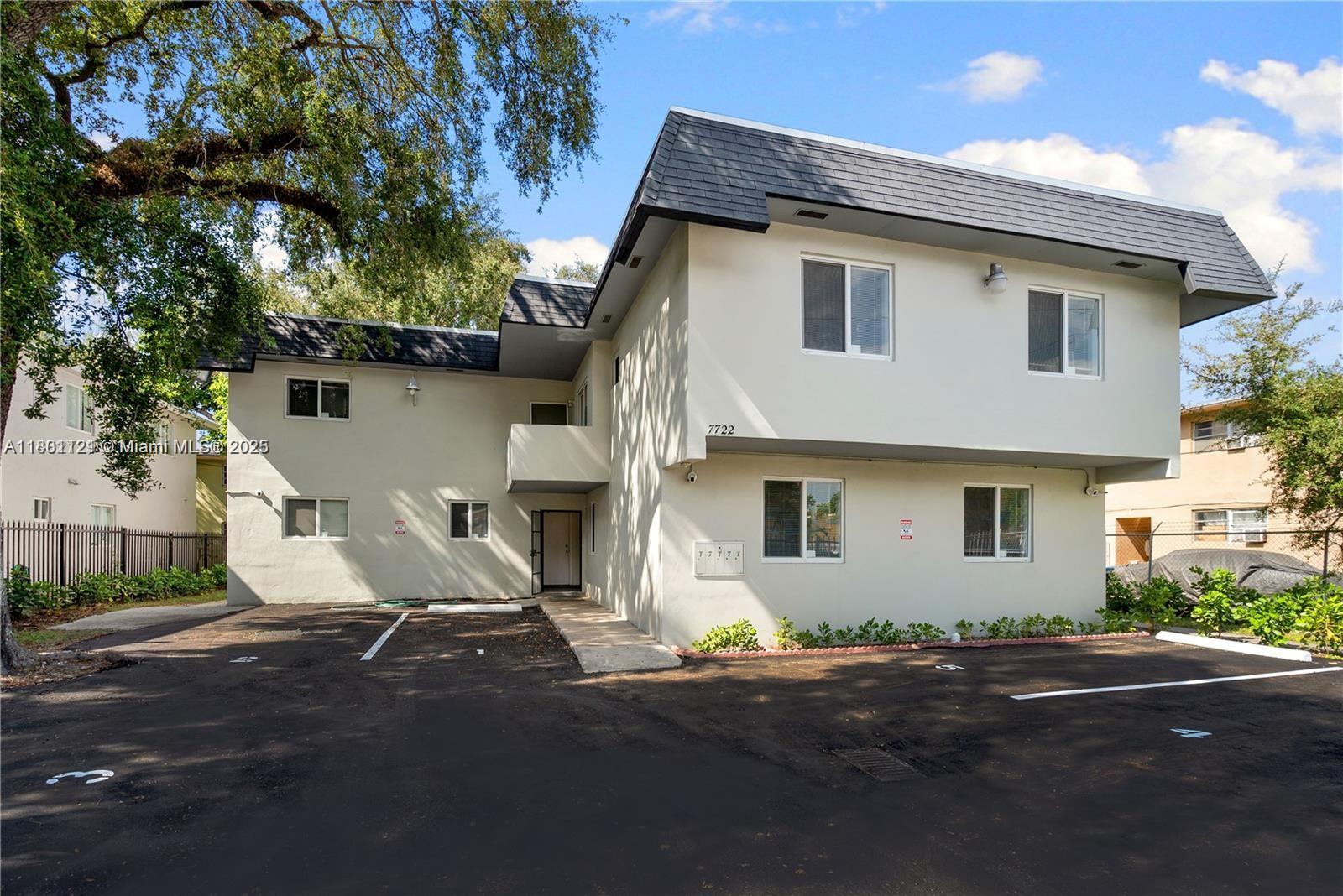 7722 Ne 3rd Ct 5, Miami, Broward County, Florida - 2 Bedrooms  
1 Bathrooms - 