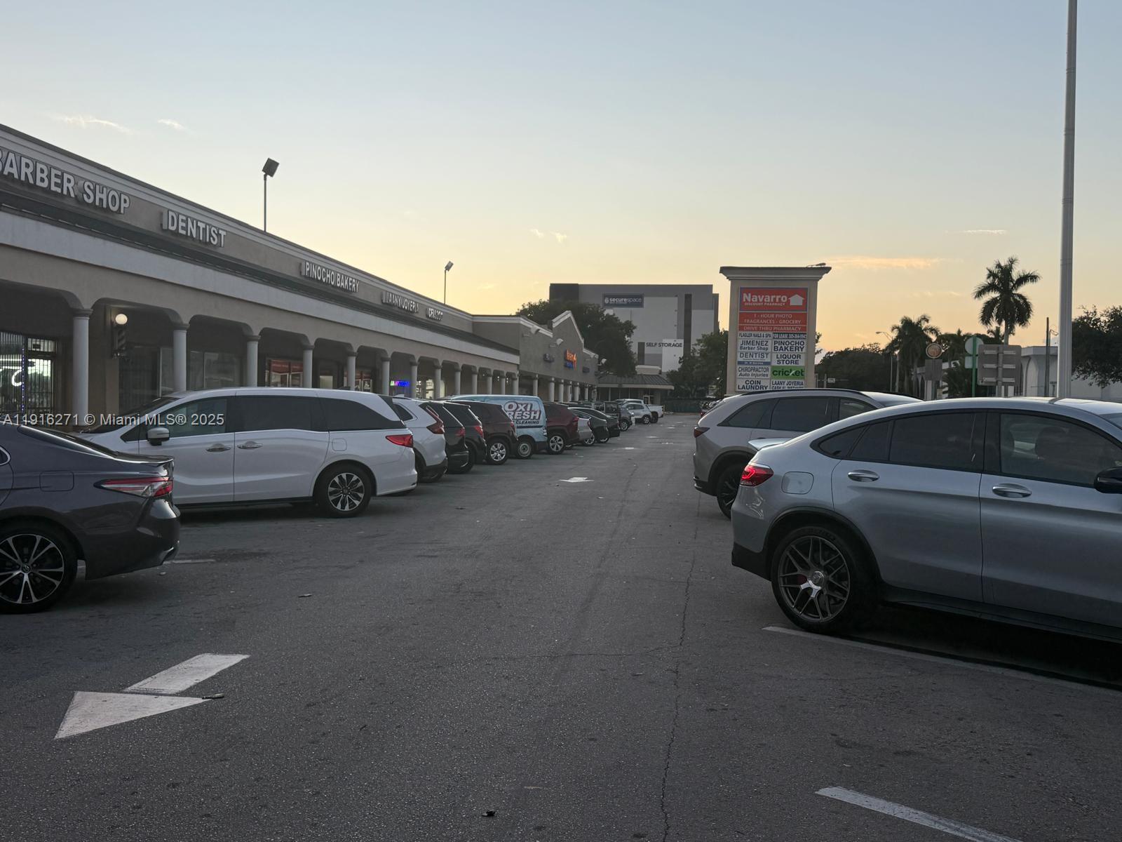 5222 W FLAGER STREET