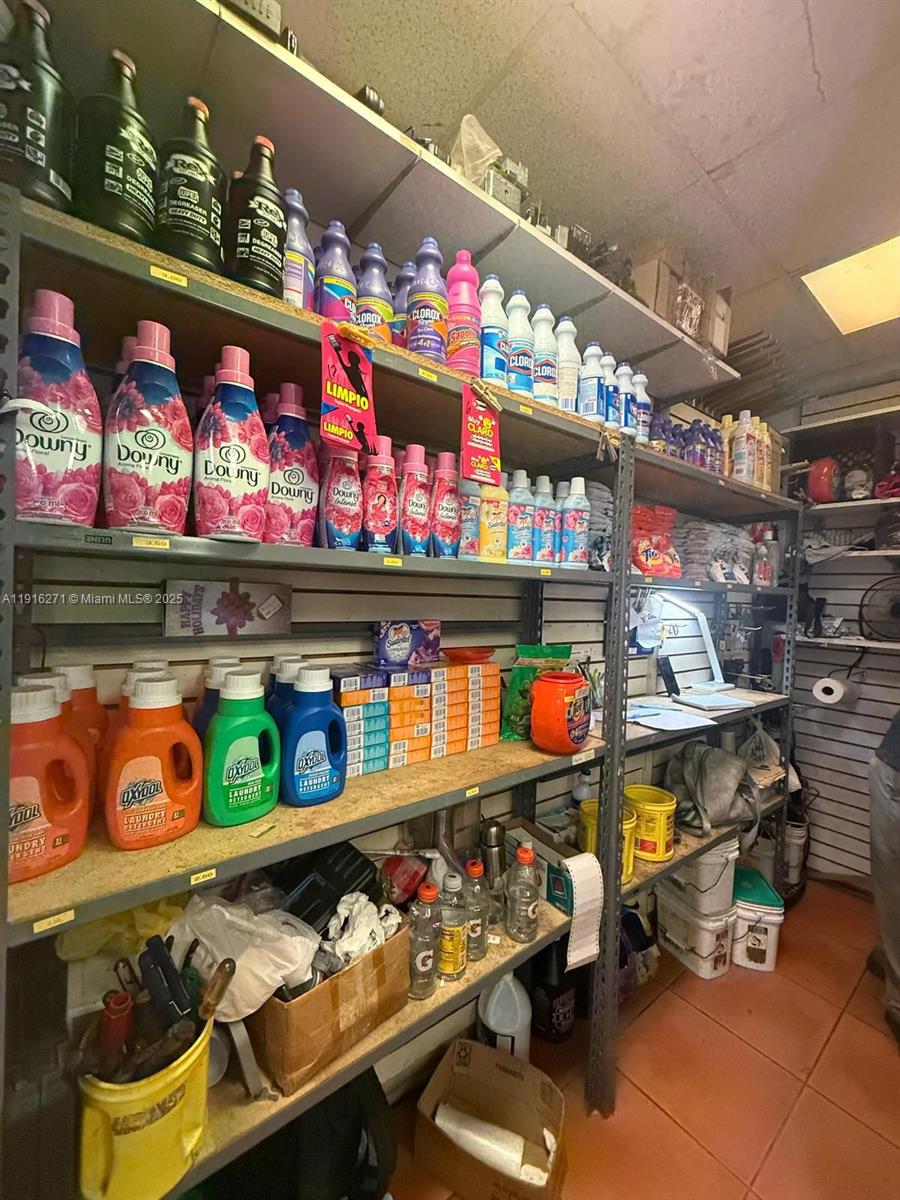 5222 W FLAGER STREET