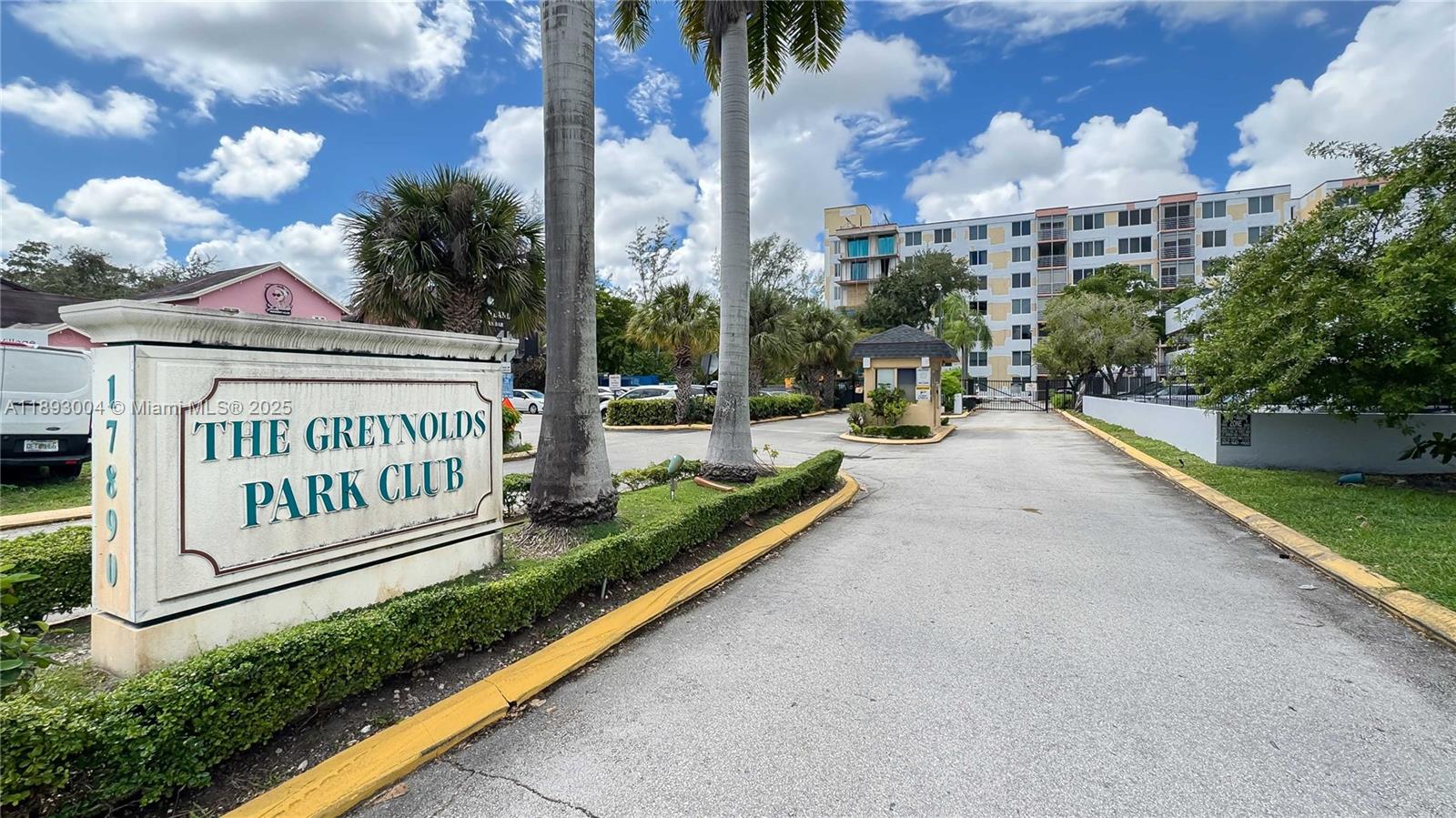 GREYNOLDS PARK CLUB CONDO - Residential