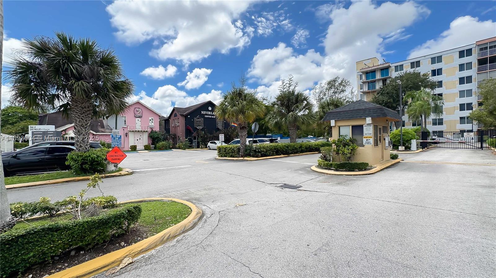 GREYNOLDS PARK CLUB CONDO - Residential