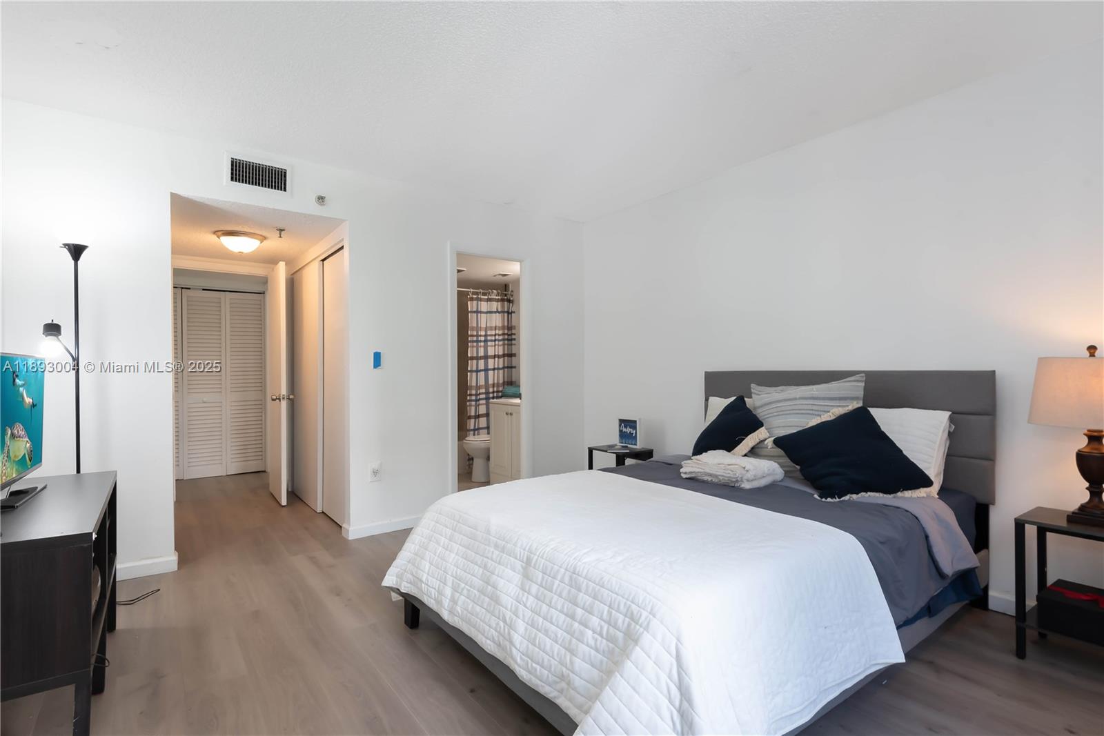 GREYNOLDS PARK CLUB CONDO - Residential