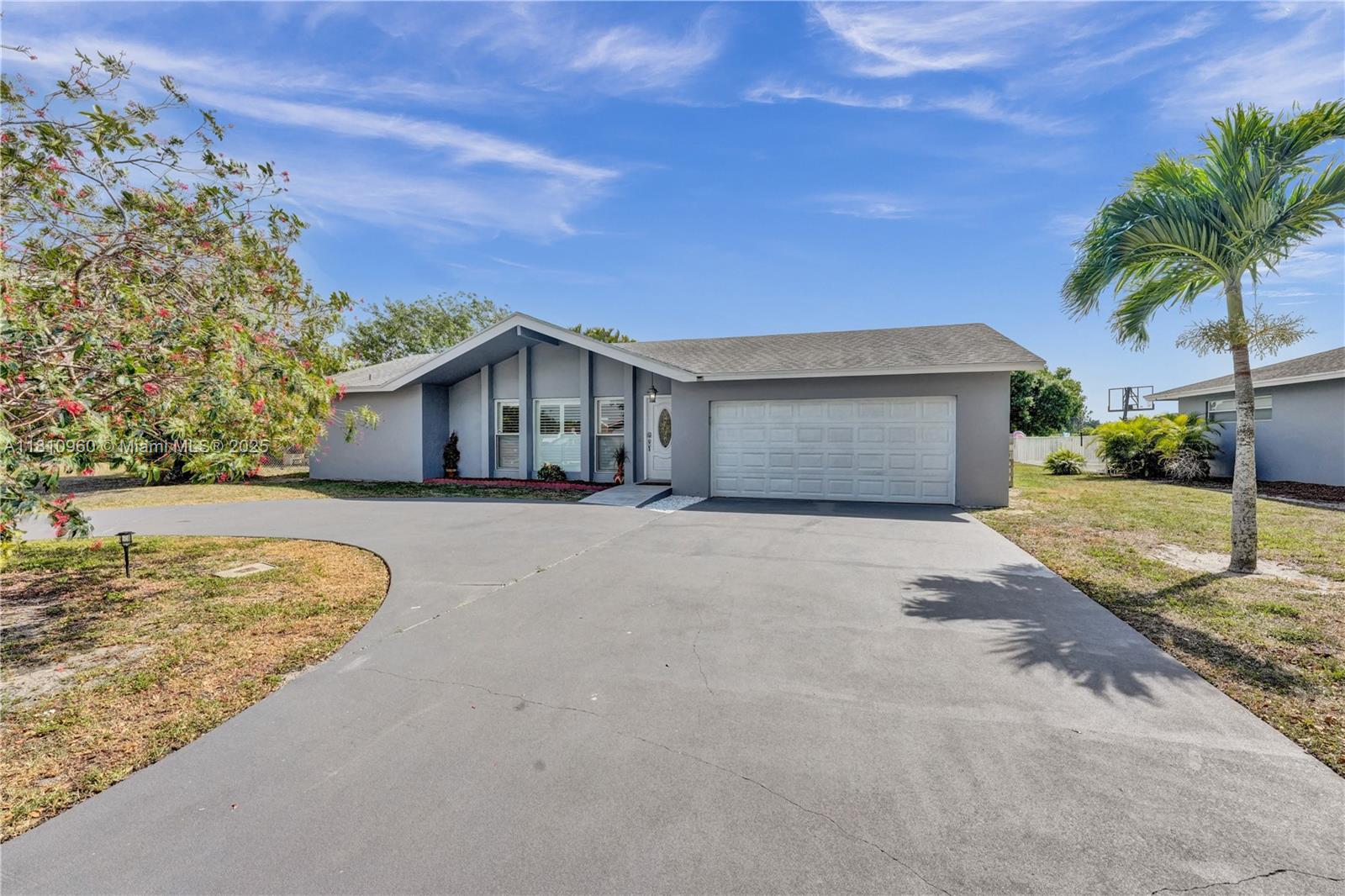 116 Meadowlark Dr