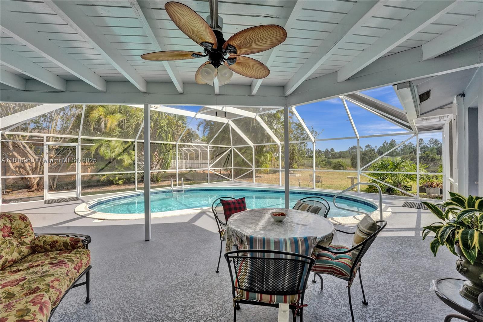 116 Meadowlark Dr