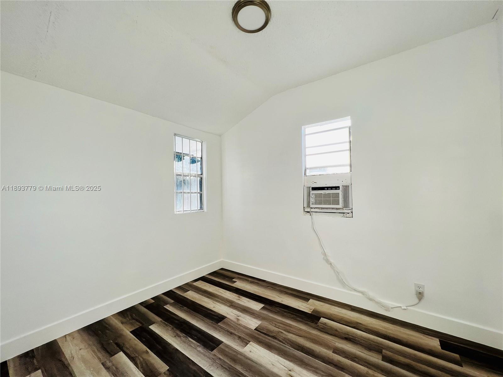 HIALEAH HEIGHTS - Residential Income