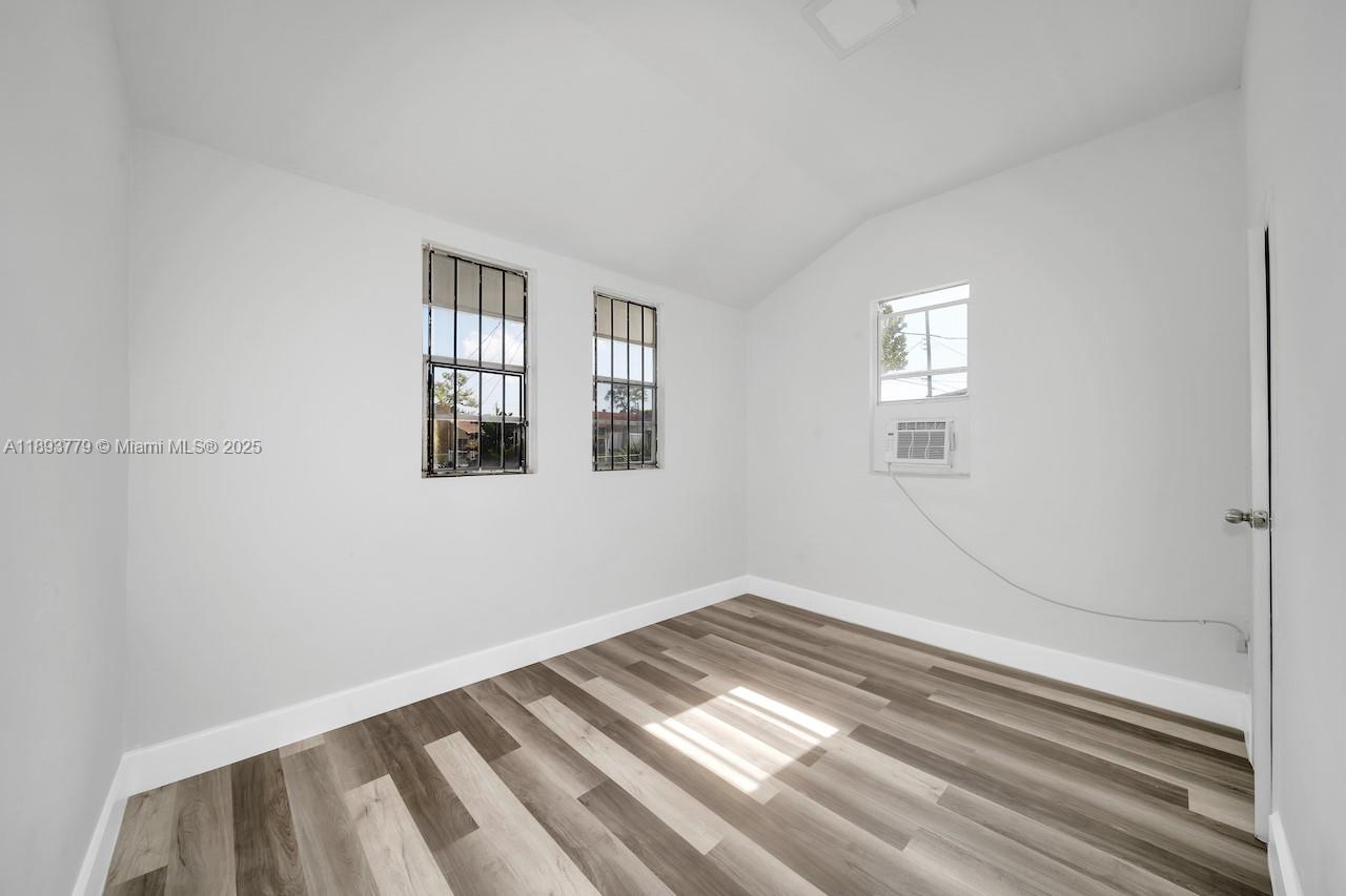 HIALEAH HEIGHTS - Residential Income