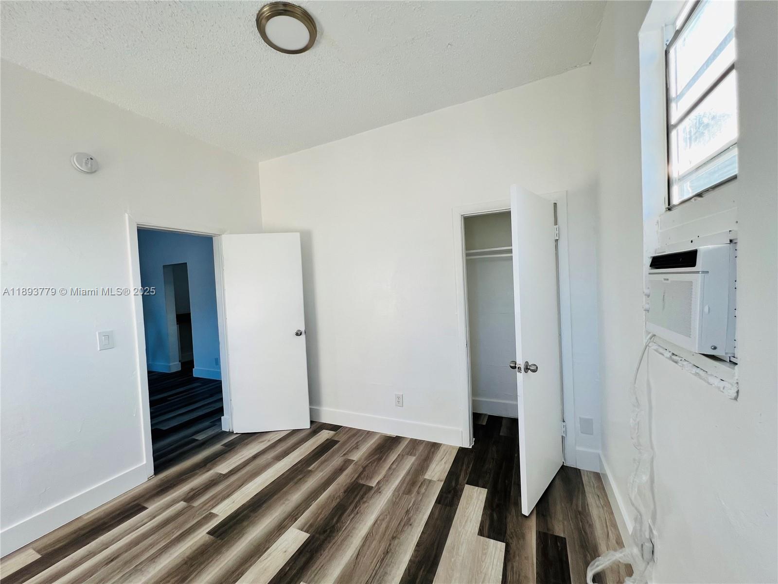 HIALEAH HEIGHTS - Residential Income