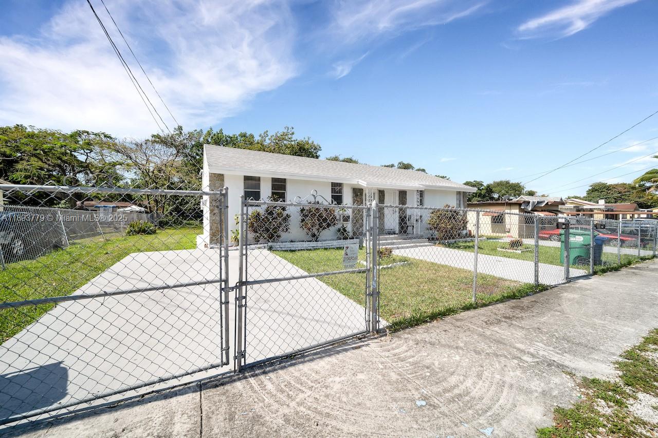 HIALEAH HEIGHTS - Residential Income
