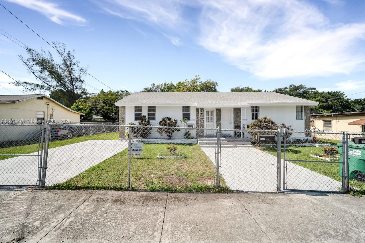 Beautifully updated duplex, fully rented to excellent long-term tenants. Each unit offers 2 bedrooms and 1 bathroom. Tenants are responsible for covering all utilities, including water. The property generates a gross annual income of $50,000 with rents slightly under market rate, but with the same tenants since 2018. Situated in a highly desirable and sought-after neighborhood, this is a true hidden gem and an ideal investment opportunity. Purchase today and start earning income immediately — don’t miss out!