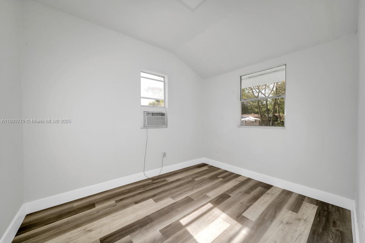 HIALEAH HEIGHTS - Residential Income