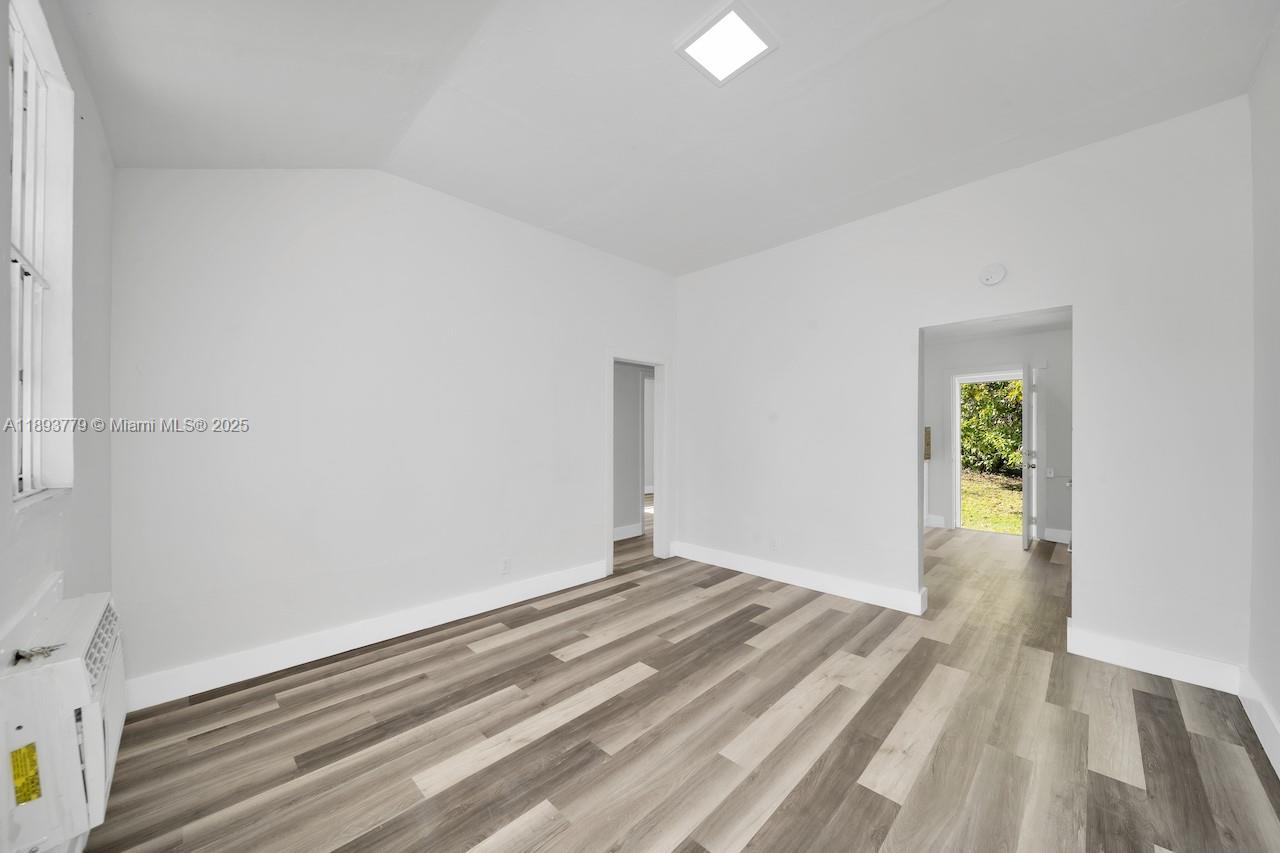 HIALEAH HEIGHTS - Residential Income
