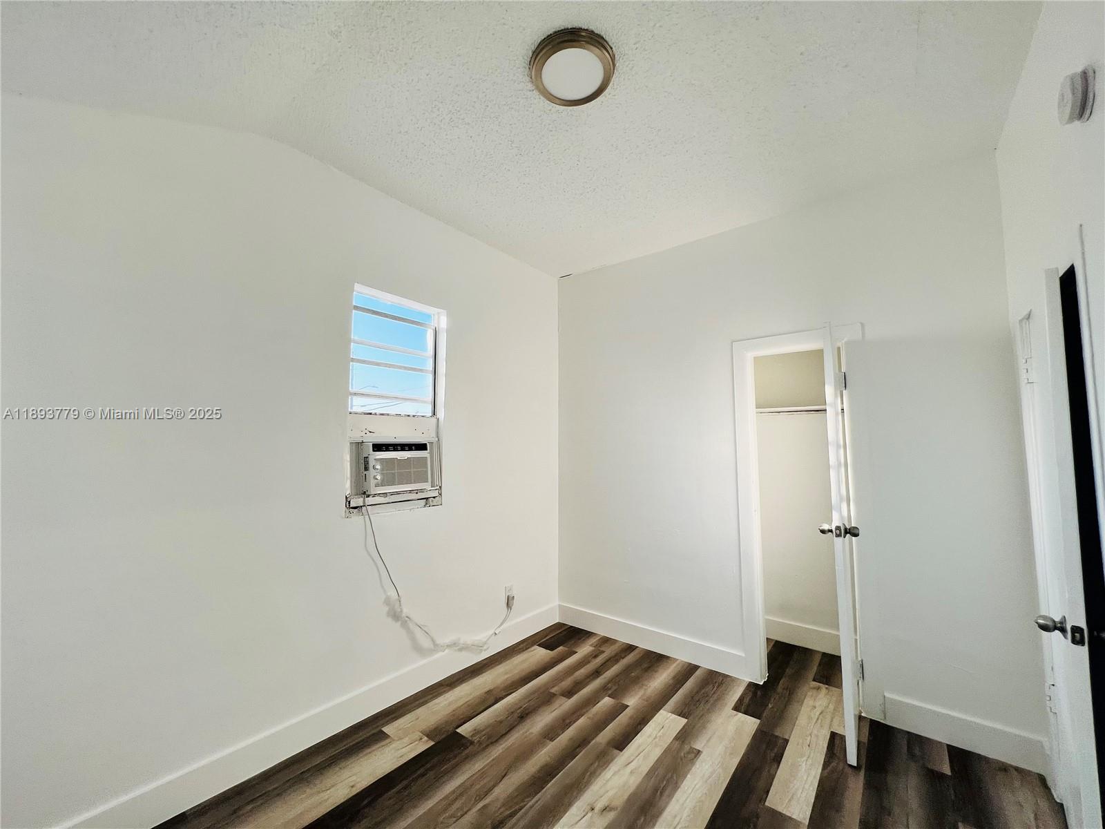 HIALEAH HEIGHTS - Residential Income
