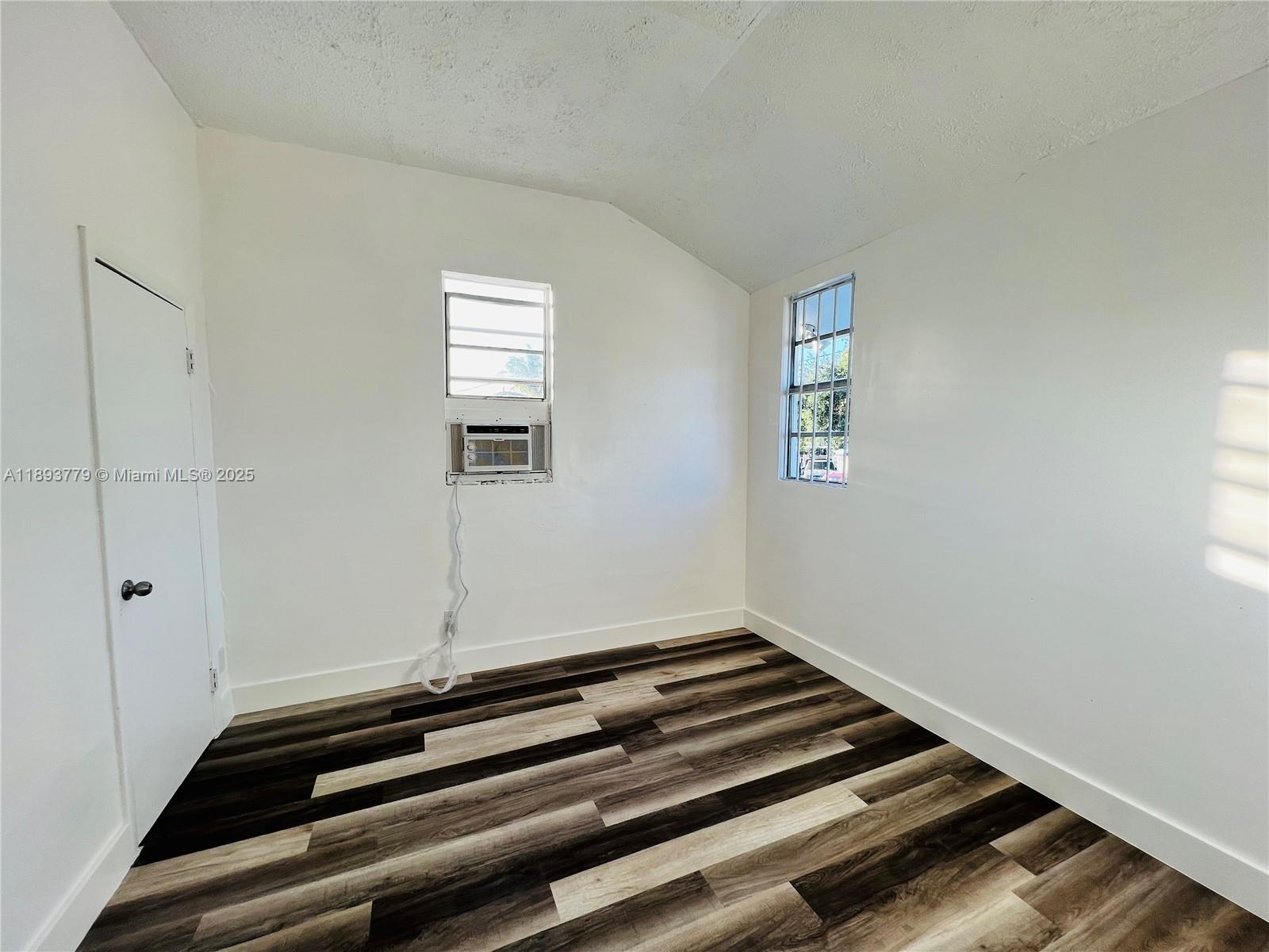 HIALEAH HEIGHTS - Residential Income