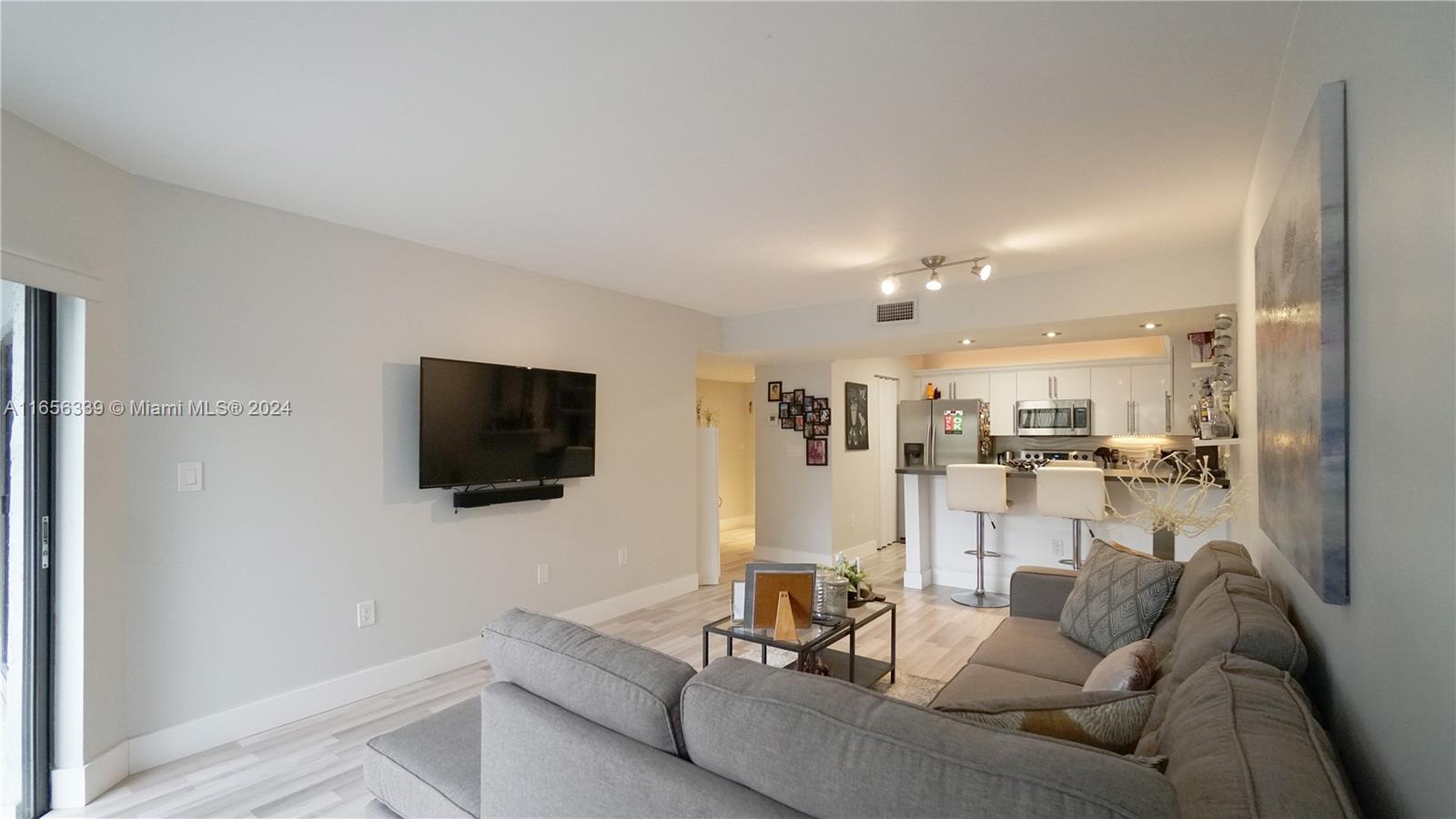 CALUSA CLUB VIL CONDO BLD - Residential