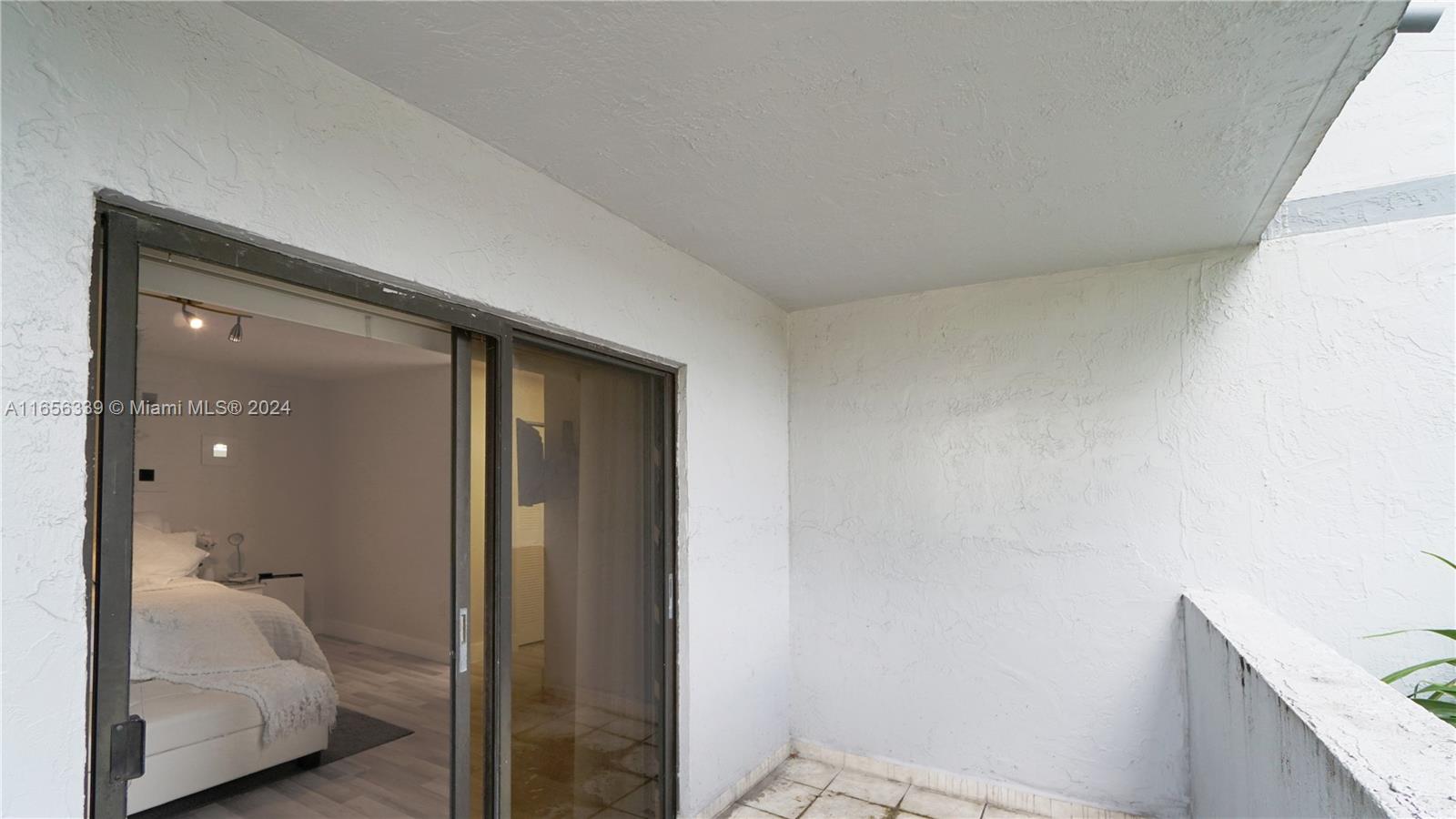 CALUSA CLUB VIL CONDO BLD - Residential