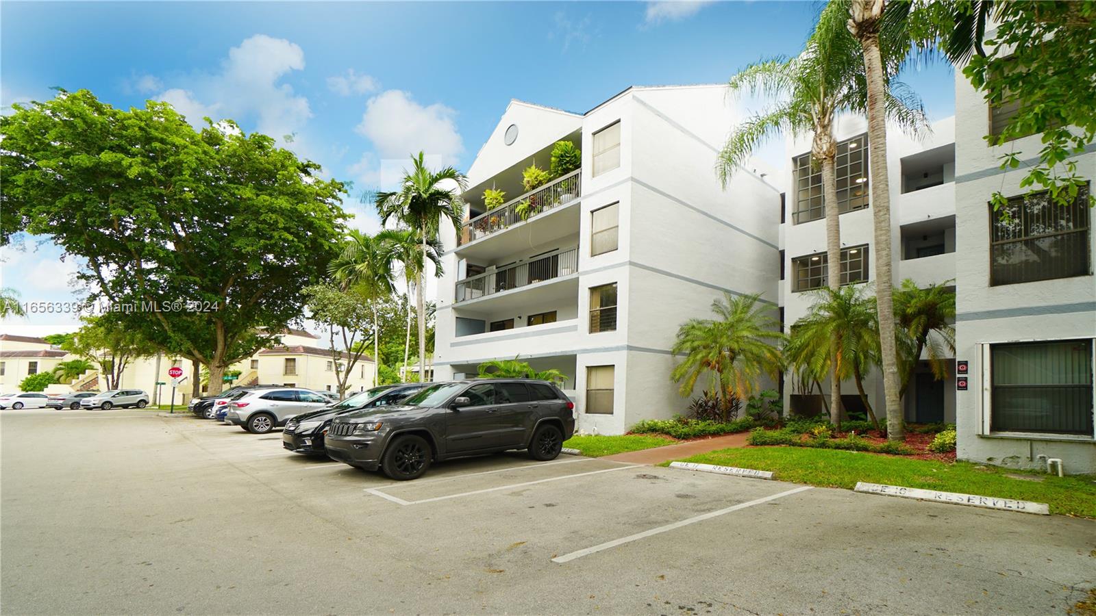CALUSA CLUB VIL CONDO BLD - Residential