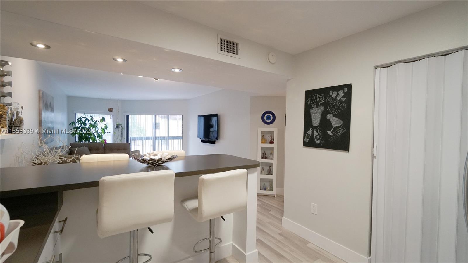 CALUSA CLUB VIL CONDO BLD - Residential