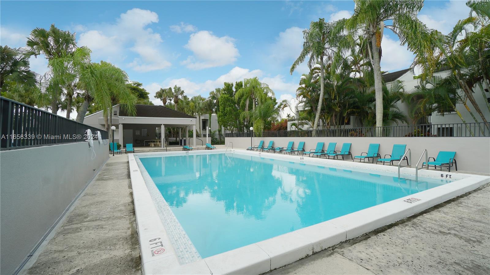 CALUSA CLUB VIL CONDO BLD - Residential